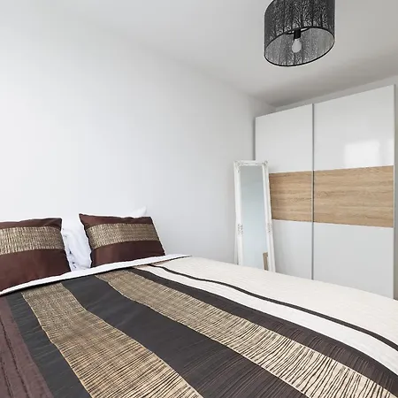 Uroczy Apartament Dla 4 Osob W Centrum Szczecina By Renters Appartement